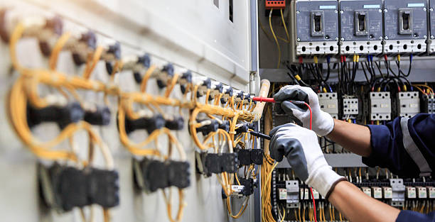 Professional Electrician technician working in Hogansville, GA